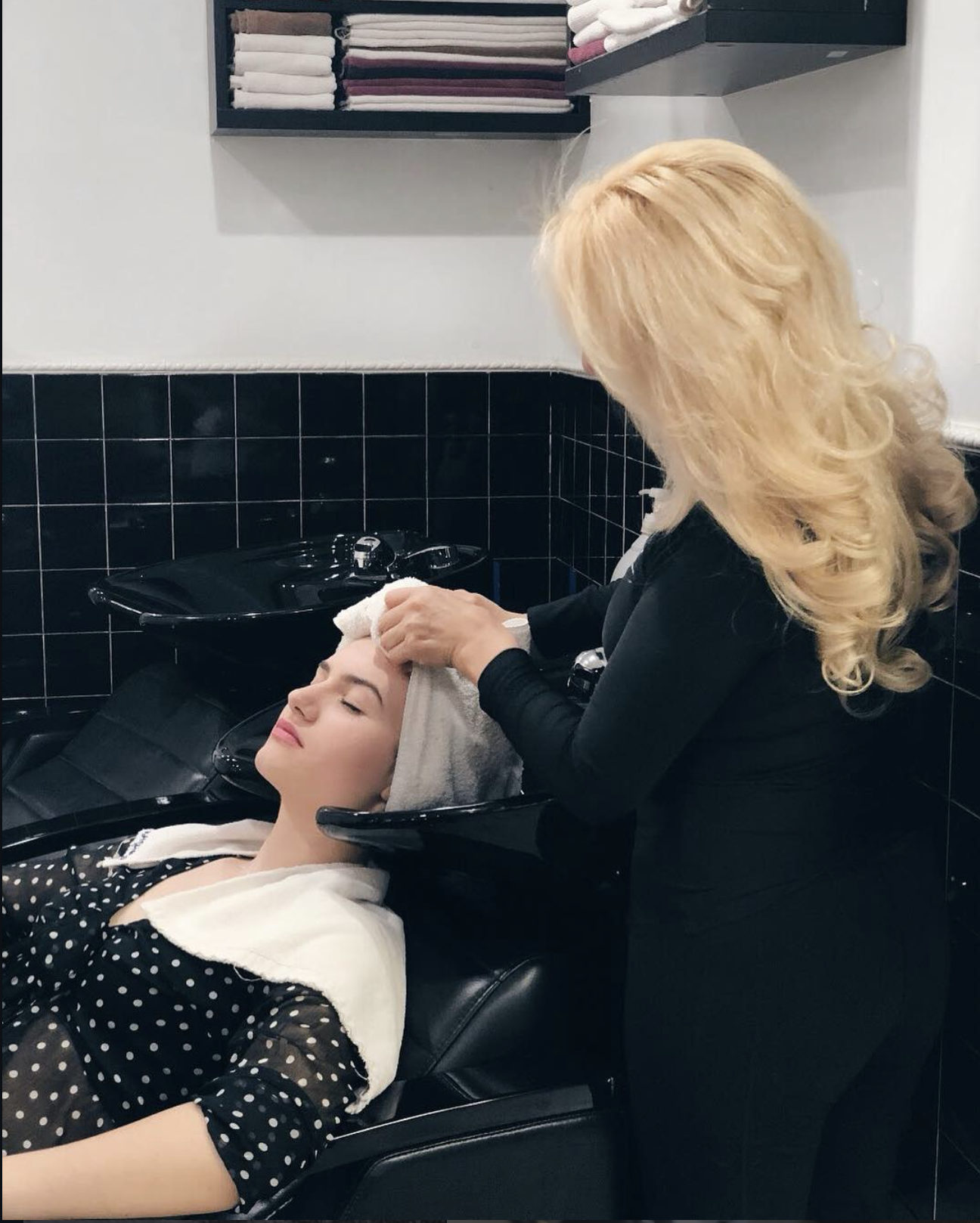 Hair wash and conditioning service